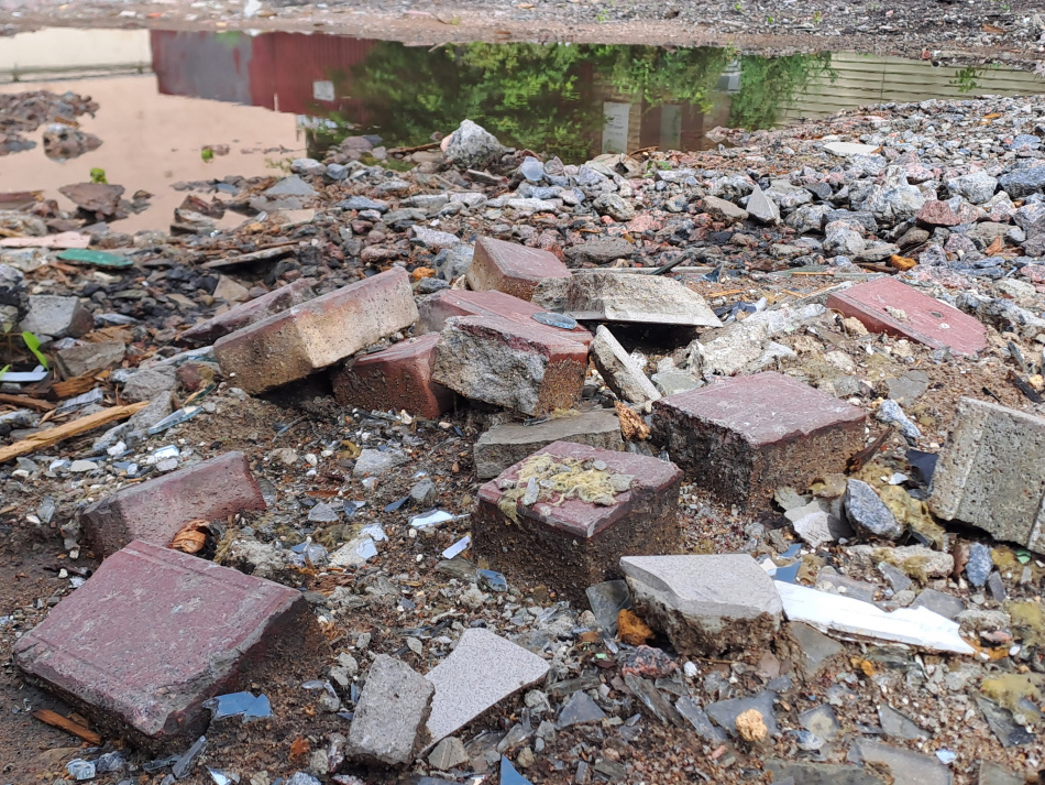 В Коджаэли рухнул многоквартирный дом: спасатели ищут выживших под завалами